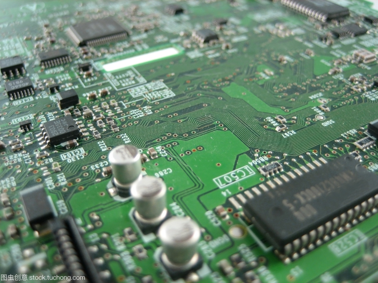 芯片,資料,集成電路,創(chuàng)作,通信,創(chuàng)意,創(chuàng)造,制造,發(fā)展,制造業(yè),局部,微電子學(xué),技術(shù),打掃,干凈,電,科技,清潔,計(jì)算機(jī),收音機(jī),研究員,電容器,電視,電阻,科研人員,信息,消費(fèi)者,研究人員,無線電通信,電腦,清掃,研究